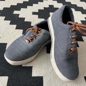 Little kids size 12 American Eagle lace up loafers